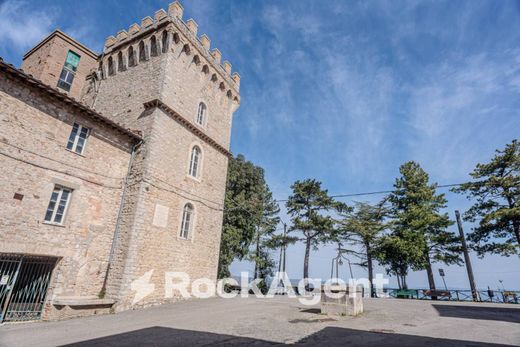 Château · Castle in Baschi