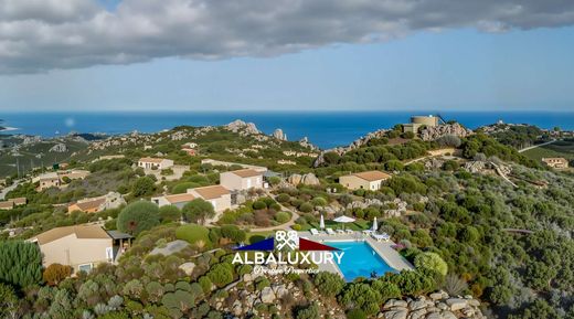 Villa in Trinità d'Agultu e Vignola, Provincia di Sassari