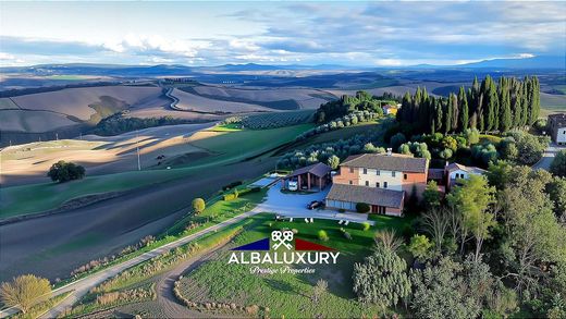 Villa in Asciano, Province of Siena