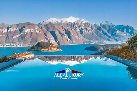 Willa w Griante, Provincia di Como