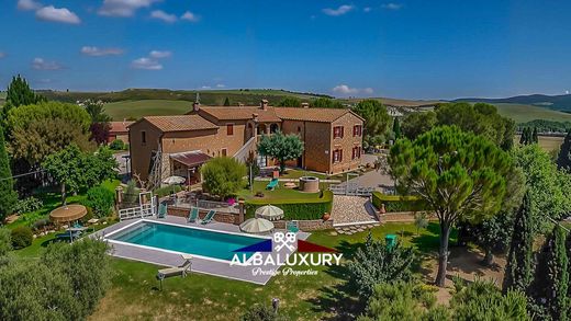 Villa in San Quirico d'Orcia, Province of Siena