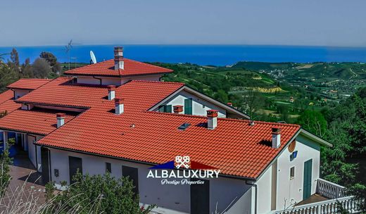 Villa in Ripatransone, Ascoli Piceno