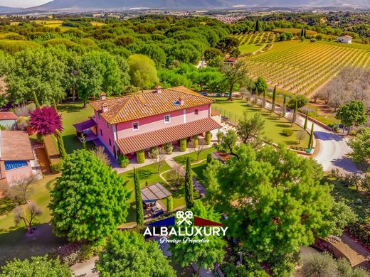 Villa in Montevarchi, Province of Arezzo