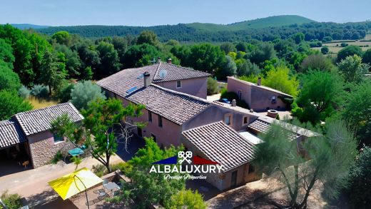 Villa in Sovicille, Province of Siena