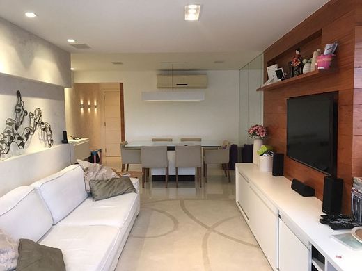 Apartment / Etagenwohnung in Alfa Barra, Rio de Janeiro