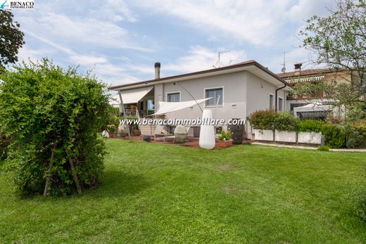 Caprino Veronese, Provincia di Veronaのヴィラ