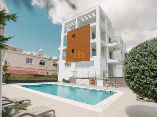 Apartment / Etagenwohnung in Germasógeia, Limassol District