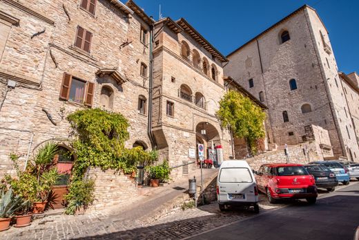 Sıralı evler Assisi, Perugia ilçesinde