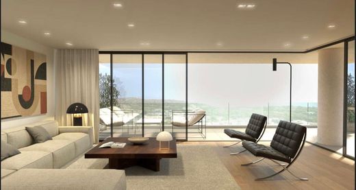 Penthouse Várkiza, Nomarchía Anatolikís Attikís