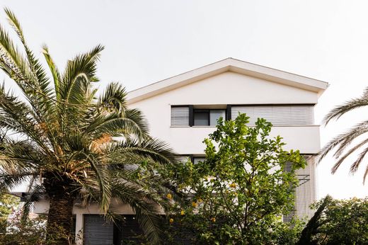 Villa Tel Aviv, Tel Aviv District