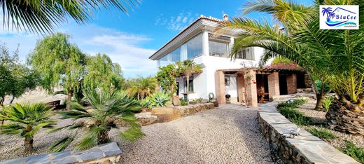 Villa in Sayalonga, Malaga