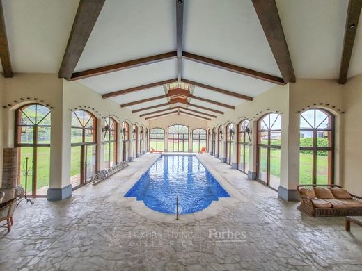 Luxus-Haus in Uruca, Cantón de San José