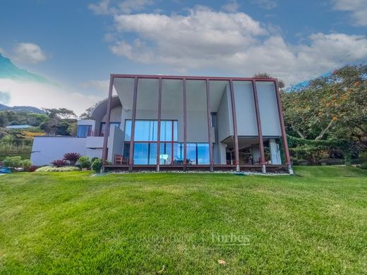 San Antonio, Coto Brusの高級住宅