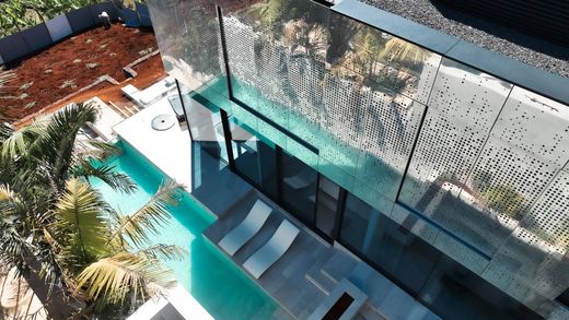 Luxury home in Ribeira Brava, Madeira