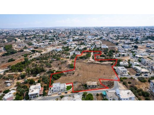 Terreno a Derýneia, Famagusta District