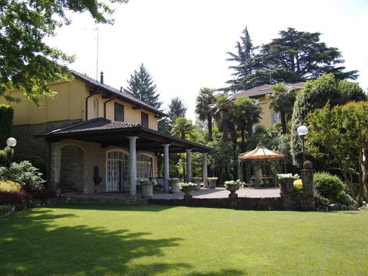 Villa a Merate, Lecco