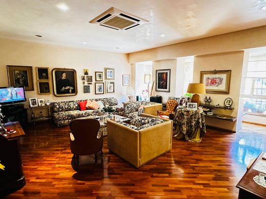 Apartment / Etagenwohnung in Rom, Latium