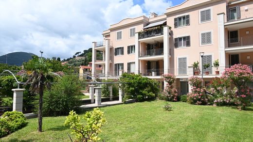 Piso / Apartamento en Finale Ligure, Provincia di Savona