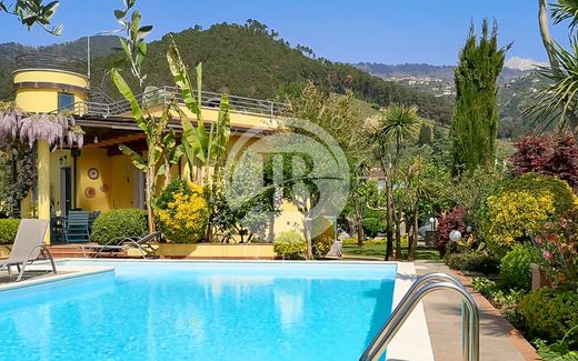 Villa - Montignoso, Provincia di Massa-Carrara