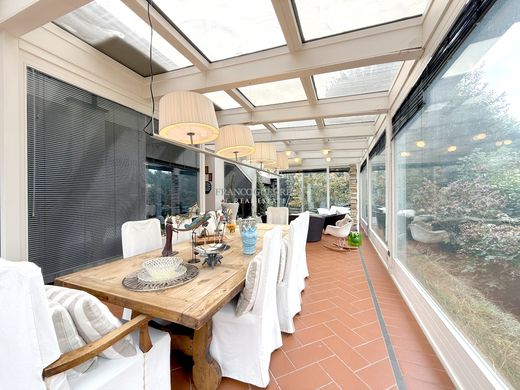 别墅  Casatenovo, 莱科省