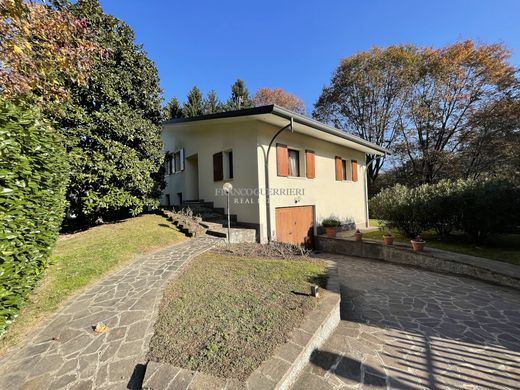 빌라 / Casatenovo, Provincia di Lecco