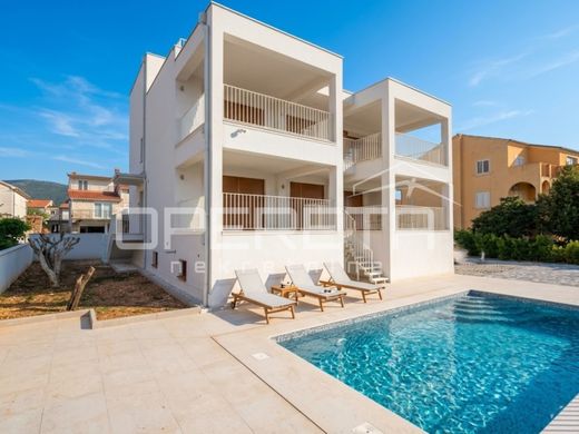 Villa in Kaštel Novi, Kaštela