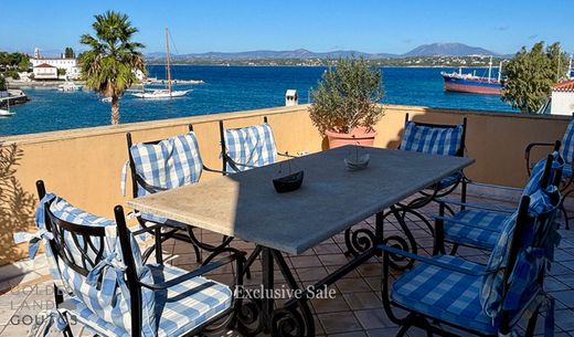 빌라 / Spétses, Nomós Piraiós