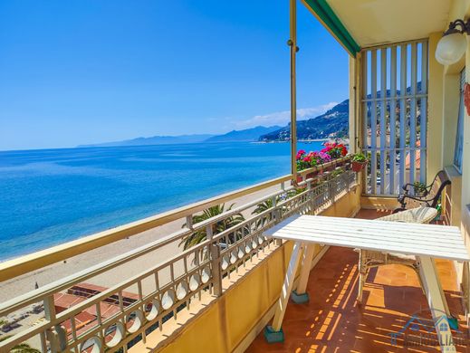 Appartamento a Varigotti, Savona