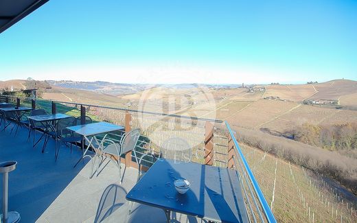 Βίλα σε Alba, Provincia di Cuneo