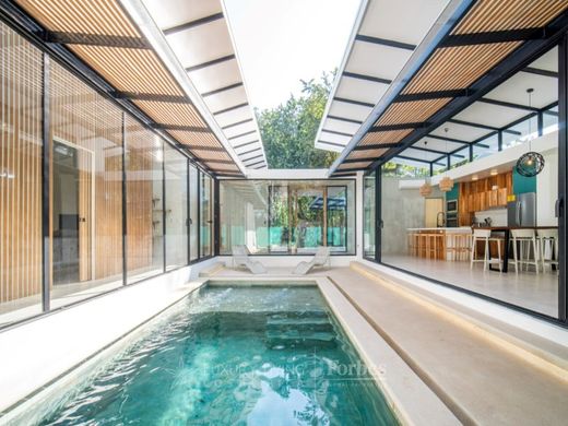 Luxury home in Matapalo, Santa Cruz