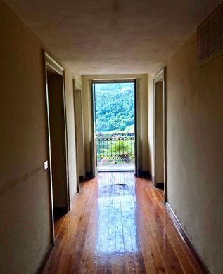 Villa Castiglione d'Intelvi, Como ilçesinde
