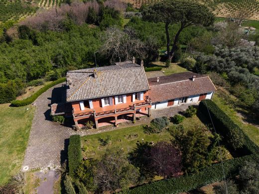 Villa in Manziana, Rome