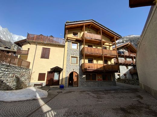 Appartement à Courmayeur, Provincia di Aosta