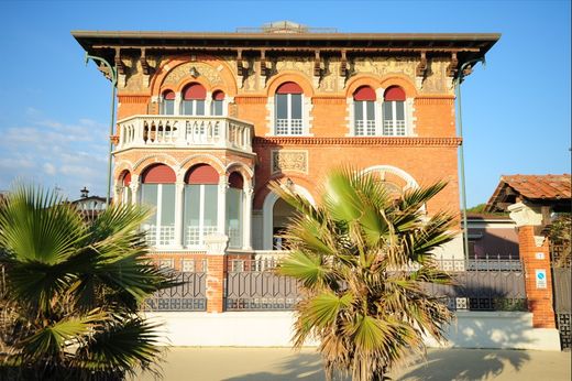 Villa in Marina di Massa, Provincia di Massa-Carrara