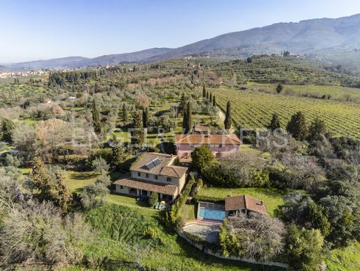 Casale in vendita Reggello
