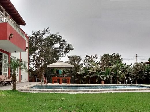 Country House in Pachacamac, Lima