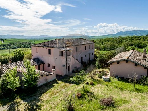 Country House in San Quirico d'Orcia, Province of Siena