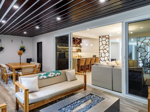 Luxury home in Granadilla, Curridabat