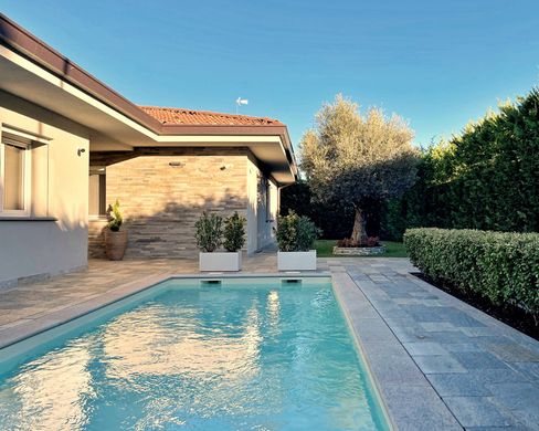 Villa a Stradella, Pavia