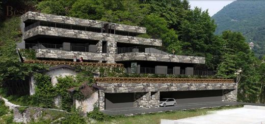 Apartment / Etagenwohnung in Argegno, Provincia di Como