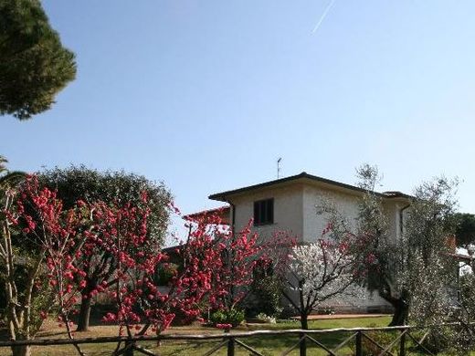 Lüks ev Castagneto Carducci, Livorno ilçesinde