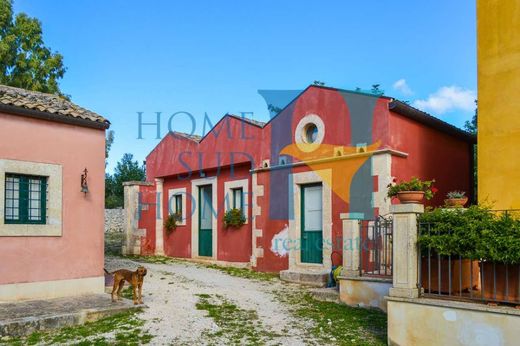 Köy evi Palazzolo Acreide, Siracusa ilçesinde