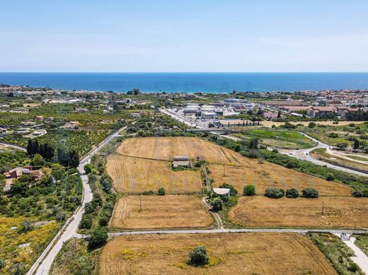 Загородный Дом, Avola, Provincia di Siracusa