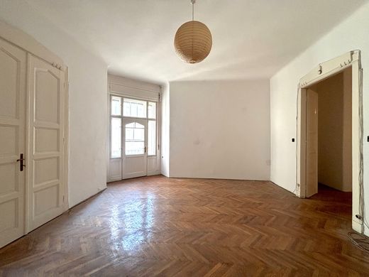 Apartment / Etagenwohnung in Budapest V. kerület, Budapest