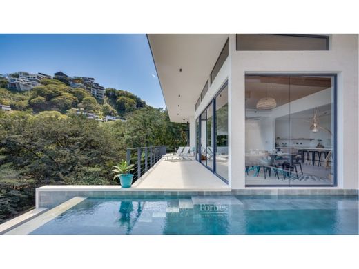 Luxury home in Tamarindo, Santa Cruz