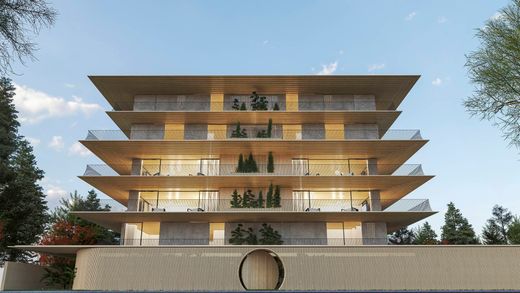 Penthouse Glyfáda, Nomarchía Athínas