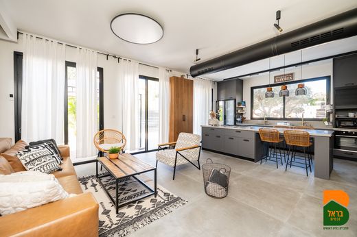 Detached House in Zikhron Ya‘aqov, Haifa District