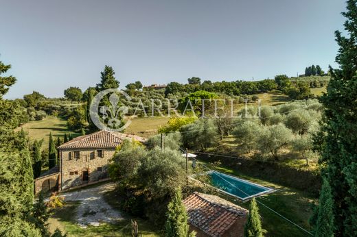 Country House in Scrofiano, Province of Siena