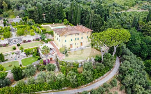 Villa Pietrasanta, Lucca ilçesinde