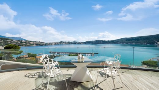 Villefranche-sur-Mer, Alpes-Maritimesのヴィラ